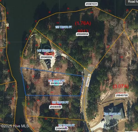 135 Troys Pt, West End, NC 27376