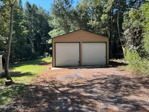 130 Robinson Ln, Carthage, NC 28327