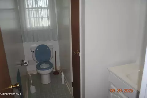 Bath - 1215 Ormandy Ave, Jacksonville, NC 28546 photo 1 of 2