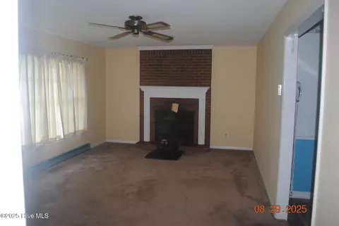 Living - 1215 Ormandy Ave, Jacksonville, NC 28546 photo 1 of 2