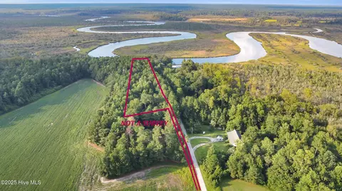 1 Naomi Ln, Stella, NC 28582