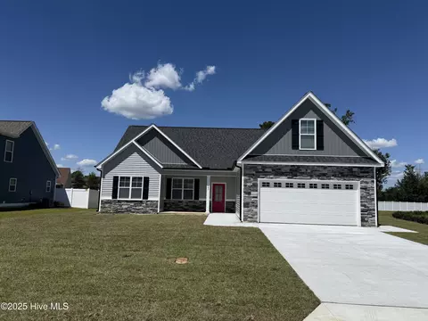 647 Norberry Dr, Winterville, NC 28590