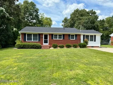 3242 N Contentnea St, Farmville, NC 27828