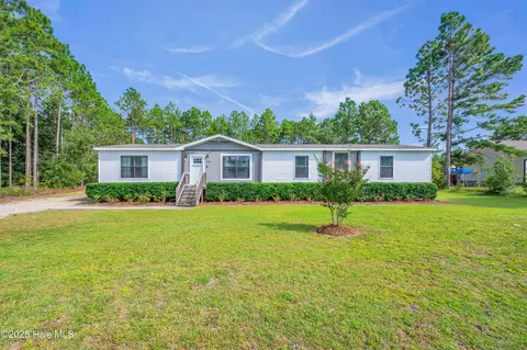 9082 Hooper Rd NE, Leland, NC 28451