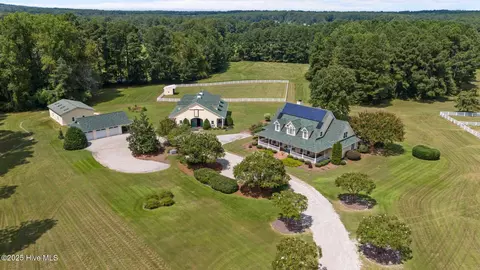 2243 E Connecticut Ave, Southern Pines, NC 28387