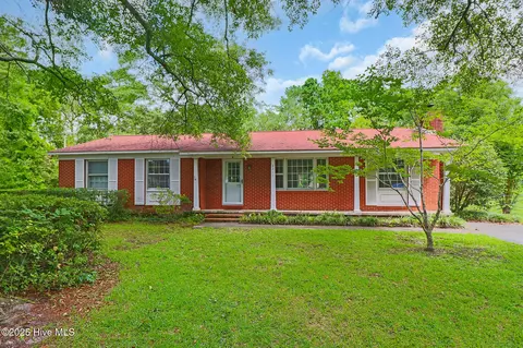 2211 Park Ave, Newport, NC 28570