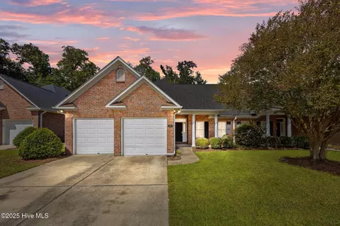 817 Vineyard Dr, New Bern, NC 28562