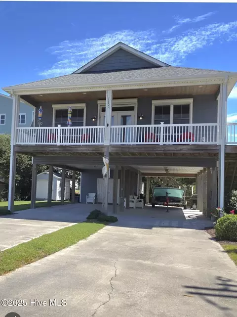 110 Pelican Dr, Atlantic Beach, NC 28512