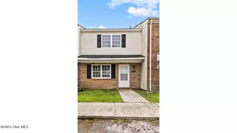 411 Myrtlewood Cir, Jacksonville, NC 28546