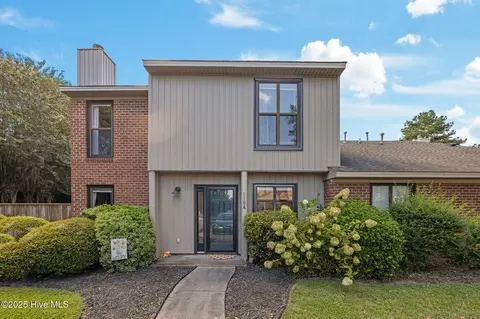 110 Sunshine Ln #A, Winterville, NC 28590