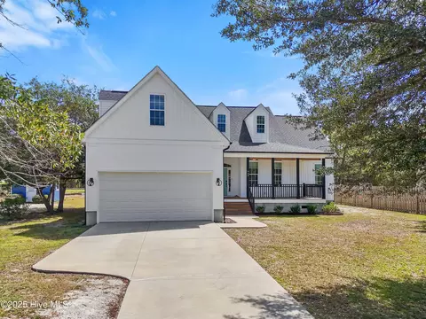 944 Nicklaus Rd, Southport, NC 28461