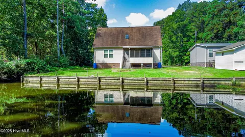 152 E Inlet Cir, Hertford, NC 27944