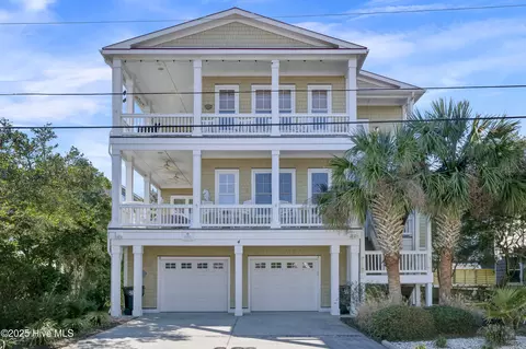 4 Heron St #A, Wrightsville Beach, NC 28480