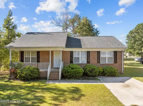 1403 Lockwood Rd, Kinston, NC 28501