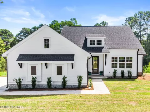 1352 Royal Colony Dr, Shallotte, NC 28470