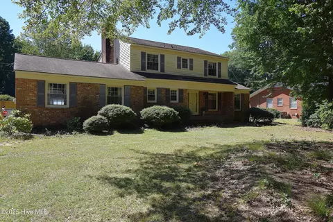 113 Martinsborough Rd, Greenville, NC 27858