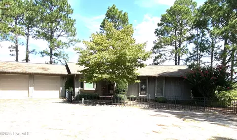 1370 Valley View Rd, Southern Pines, NC 28387