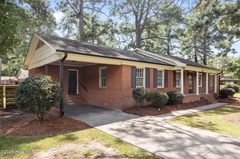 108 Cedar Cir, Washington, NC 27889