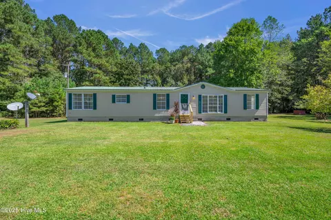 3213 Rooks Rd, Atkinson, NC 28421