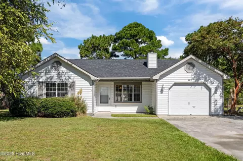 205 Joey Ct, Hubert, NC 28539