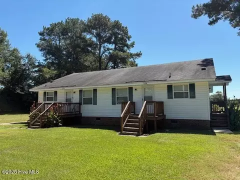 158 Contentnea Dr, Grifton, NC 28530
