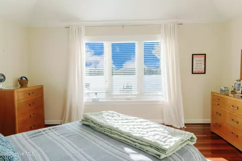 Bedroom - 1317 Teachs Point Rd, Bath, NC 27808 photo 7 of 10