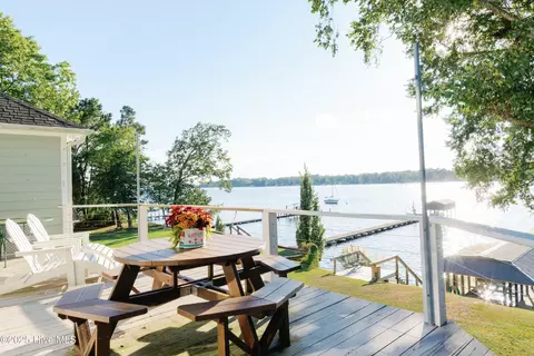 Exterior - 1317 Teachs Point Rd, Bath, NC 27808 photo 7 of 12