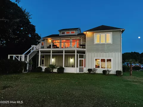 1317 Teachs Point Rd, Bath, NC 27808