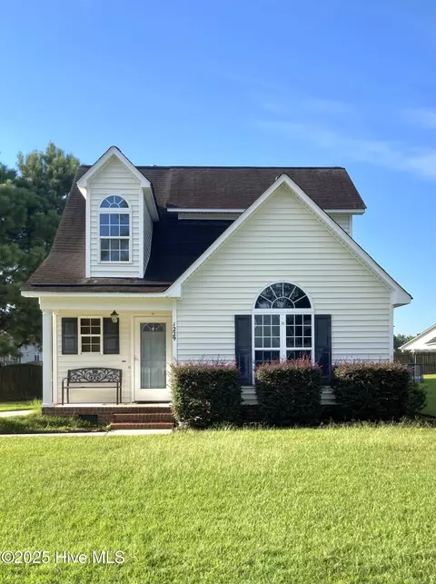 1229 Ashmoor Ln, Winterville, NC 28590