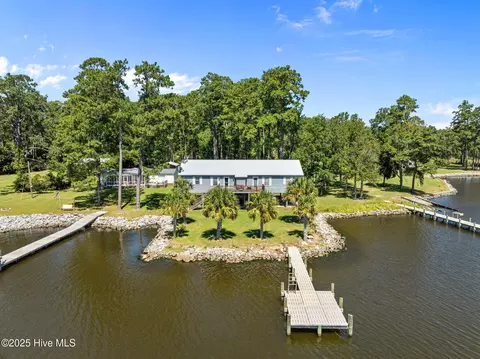 1035 Old Pamlico Beach Rd W, Belhaven, NC 27810