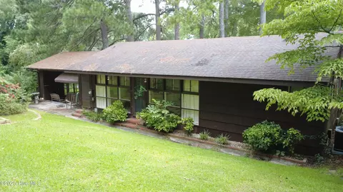 Exterior - 302 E Simmons Ave, Williamston, NC 27892 photo 5 of 9