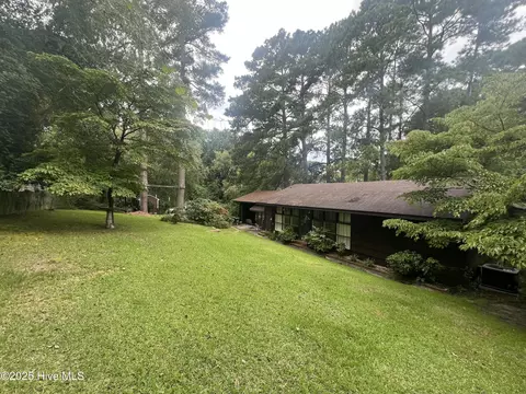 Exterior - 302 E Simmons Ave, Williamston, NC 27892 photo 7 of 9