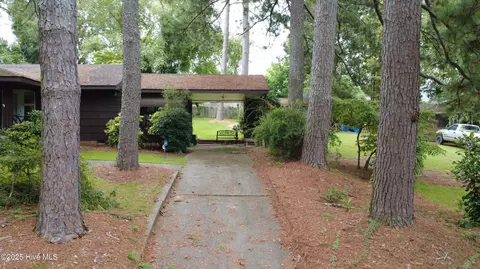 302 E Simmons Ave, Williamston, NC 27892