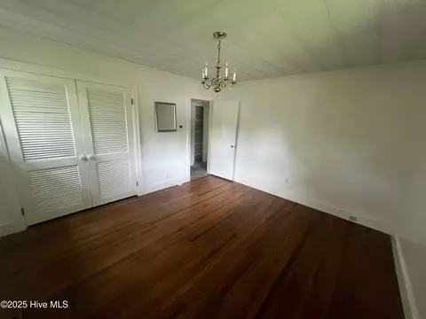 Bedroom - 302 E Simmons Ave, Williamston, NC 27892 photo 3 of 5