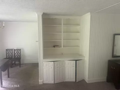 Living - 302 E Simmons Ave, Williamston, NC 27892 photo 2 of 3
