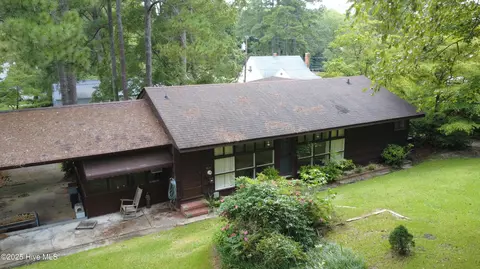 Exterior - 302 E Simmons Ave, Williamston, NC 27892 photo 4 of 9