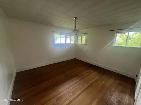 Bedroom - 302 E Simmons Ave, Williamston, NC 27892 photo 2 of 5