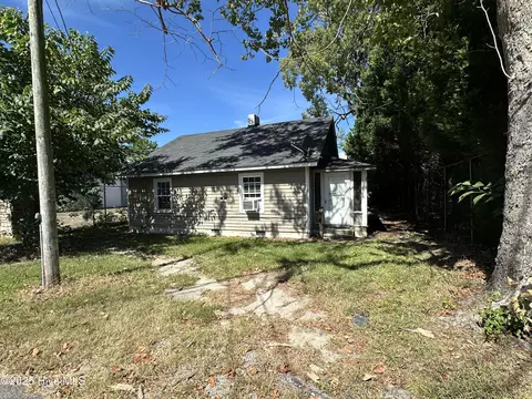 301 W Railroad St, Laurinburg, NC 28352