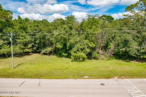 1610 Caracara Dr, New Bern, NC 28560