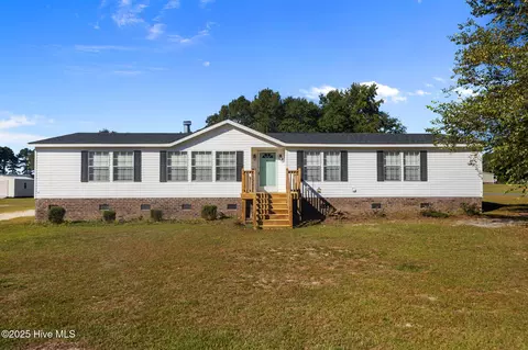 4275 Keith Hills Dr, La Grange, NC 28551