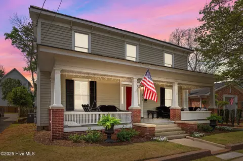 423 E Main St, Washington, NC 27889
