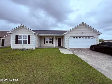 7317 Woodhall Dr, Wilmington, NC 28411