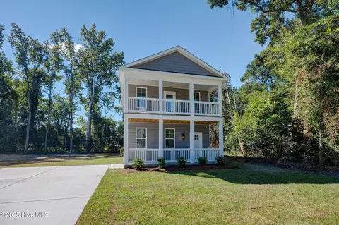 205 W Williams St, Burgaw, NC 28425
