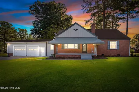 821 Oakland Ave, Rocky Mount, NC 27804