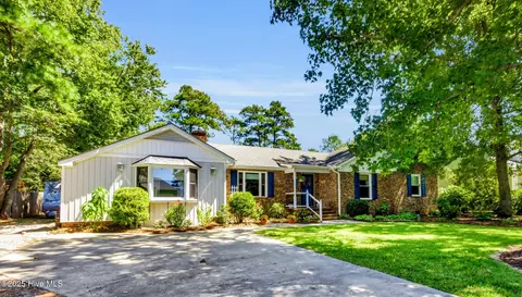 240 Rudolph Dr, Beaufort, NC 28516
