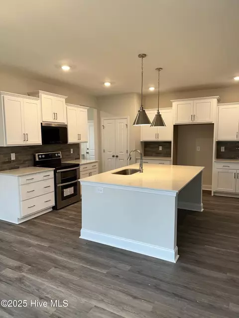 Kitchen - 579 Midsummer St, Aberdeen, NC 28315 photo 2 of 2