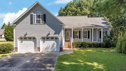 105 Serenity Ct, New Bern, NC 28560