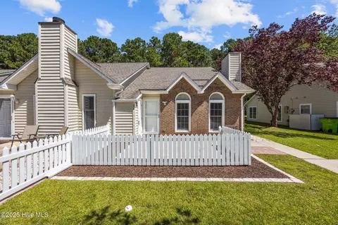 37 Mulberry Ln # B, New Bern, NC 28562