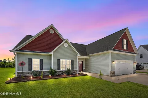 615 Sherman Ln, Jacksonville, NC 28546