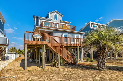318 E Beach Dr, Oak Island, NC 28465